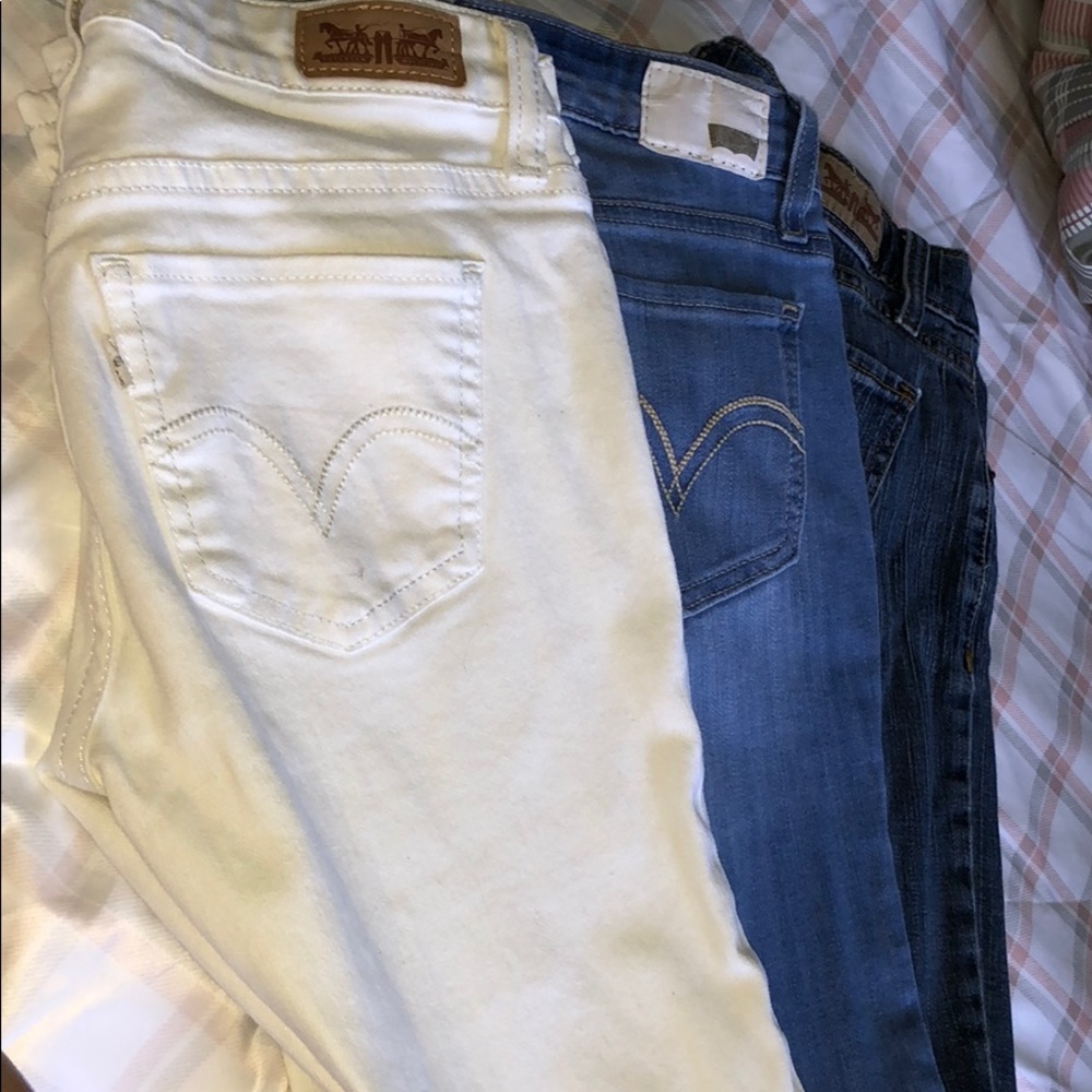 3 Levi’s Jeans